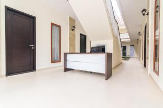 OYO Life 2735 Graha Nirwana - Tanjungriau - 2