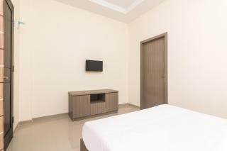 OYO Life 2735 Graha Nirwana - Tanjungriau - 7