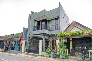 OYO Life 90737 Losmen Aini Syariah - 3