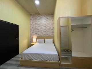 Hotel O Batodupi Guesthouse Syariah Near Buttu Kasambi - 1