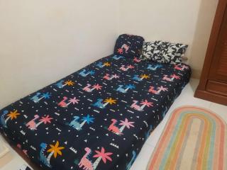 OYO Life 93160 Kost Jenny Karawang - 3
