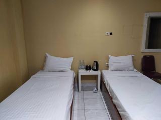 OYO 93278 Wisma Syariah Lahundape - Kendari - 9