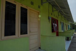 OYO Life 93382 Gajayana Kost Female Only Syariah - Jenggrik - 4