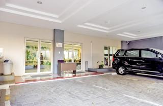 OYO Life 93383 Wisma Kencana Puteri - Depok - 3