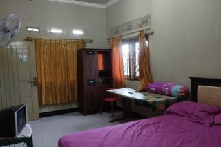 OYO Life 93403 Penginapan Adinda - Cakranegara - 2