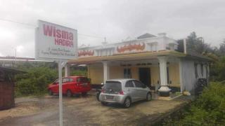 SPOT ON 91371 Wisma Nadira Near SPBU PT. Trijaya Pugung PENENGAHAN - Karbang - 8