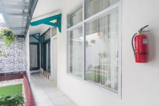 OYO Life 3055 Rumah Enin - Bandung - 8