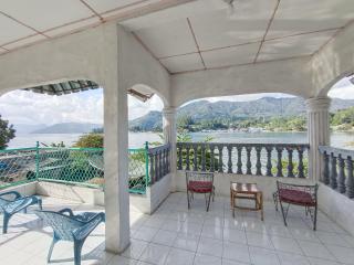 OYO 92503 Penginapan & Villa Sirait - Parapat - 2