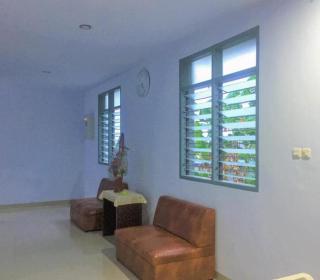 OYO 93169 Bnb Homestay - Parepare - 9