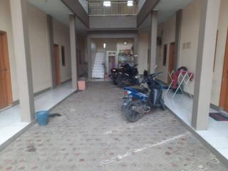 OYO 94021 Guest House Pak Eman - Cirebon - 4