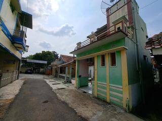 SPOT ON 94025 Jati Guest House - Cirebon - 9
