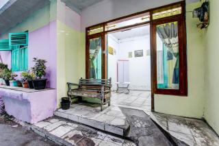SPOT ON 92540 Karomah Kostel Syariah - Semarang - 3