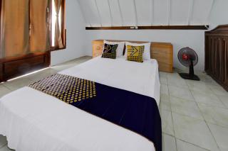 OYO Life 93154 White Kos Jenggala - 1