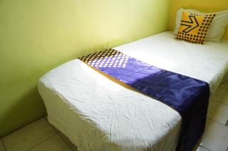 SPOT ON 93611 Kost Pak Suyatno Syariah 2 - 1