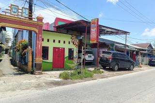 OYO 93875 Tifar House Near Lapangan Raja-raja - Pallenguk - 8