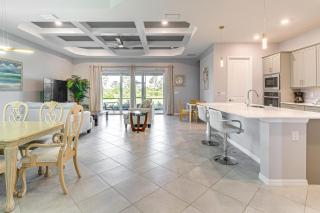 Pool Access, BBQ Ready Golf Retreat in Venice - Venice - 7