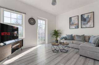 Bright & Stylish 2BR Home Huge Garden - Crawley - 8