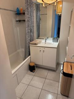 Spacious 3-room, 6-person apartment in Villeurbanne - Villeurbanne - 9