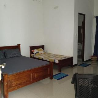 Royal Hotel - Mihintale - 5