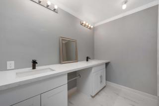 Cozy & Spacious 1BR in Montrose Walk to Top Attractions - Houston - 4