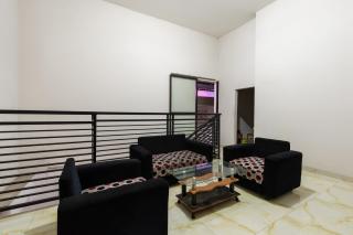 OYO 1102 Griya Aisyah Syariah 1 - Surabaya - 1