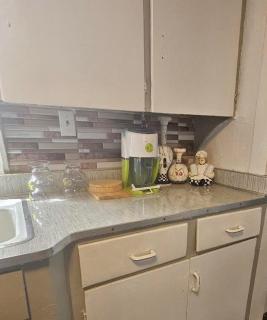 Cozy Retreat With Dine-in Kitchen - Cedar Rapids - 4