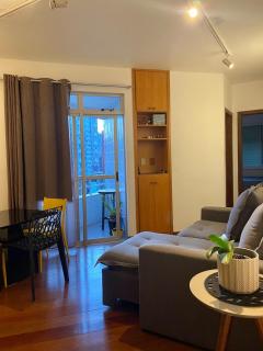 Excelente apartamento na Savassi com varanda e janela acústica - Belo Horizonte - 9