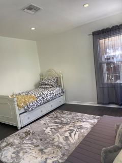 Stylish 3BD in Beverly Hills - 1