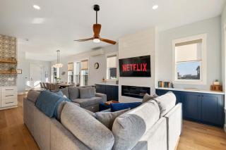 Brand-New Beach Retreat Hot Tub Sleeps 13 - Westport - 5