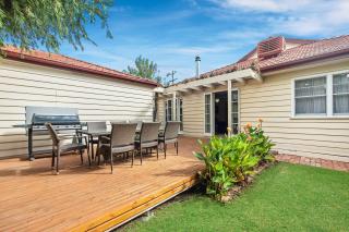 Ayr House - Echuca Holiday Homes - Echuca - 3