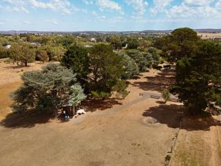 Central Ranges Retreat by Tiny Away - 9