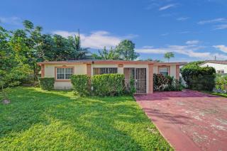 Cozy Miami 2Bd Bungalow - 7