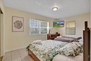 Cozy Miami 2Bd Bungalow - 6