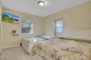 Cozy Miami 2Bd Bungalow - 5