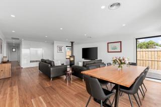 Portarlington Beach Retreat - 5