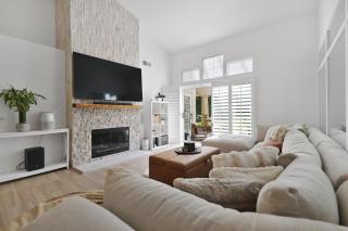 Luxe Memorial Day Weekend Getaway - King Bed with Pool - Palm Desert - 0