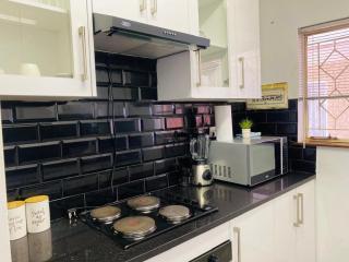 Mon-Est Self service Apartment - 6