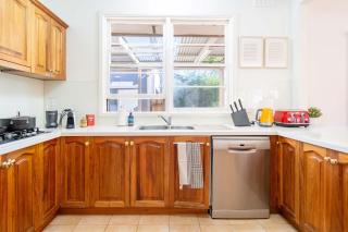 Classic Patterson Charm with Modern Comfort - Moorabbin - 2