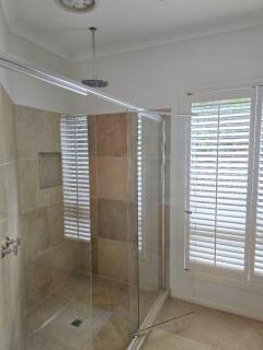 Spacious Serene Luxury Retreat - Narre Warren South - 6