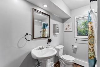 KING SUITE ON 16TH AVE - 4