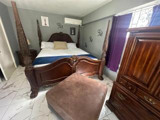 Secluded Haven 2 bedroom st Mary Jamaica - Charlottenburgh - 3