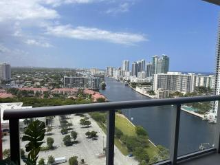 Miami Apartment 2 Queen size beds & Beach Service - Hallandale Beach - 3