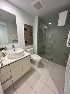 Beach Studio Apmt 2 Beds Queen - Hallandale Beach - 6