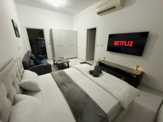 Brand new Stylish Studio Near to Yas & Airport - Abu Dhabi - 4