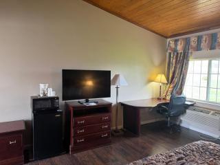 Town & Country Motel - 5