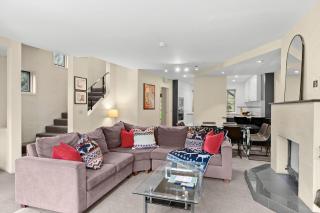 Village Green 2 Bedroom loft townhouse with views fireplace and garage parking - Thredbo - 7