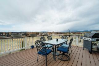 Clear View Scenic Retreat w Work-Friendly Spaces - 7