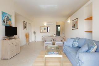 Blue Coast Suites - Seaside Retreat with Pool in Exclusive Kommeno - Komméno - 8
