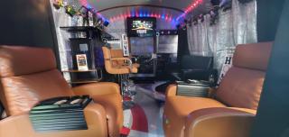 Cozy Mobiles Luxury Living Room and Dine On Wheels - Arlington - 2