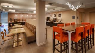 La Quinta Inn & Suites by Wyndham Tulsa Downtown - Route 66 - 7